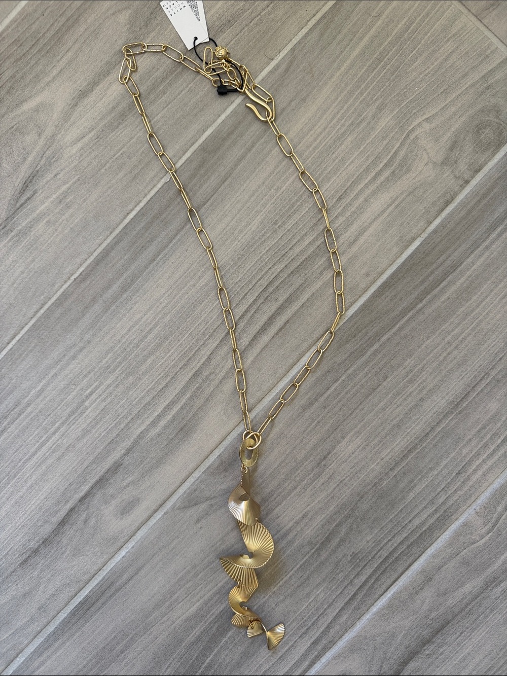 White House Black Market Gold Twisted Ribbon Pendant Link Chain Necklace